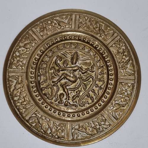 Beautiful Brass Wall Hanging plate - great detail! - Diameter - 18.5cm