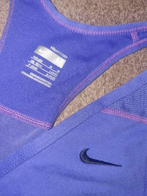 Nike Fitness Top - Size M