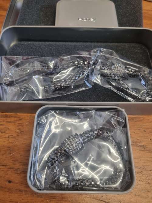 Beautiful Honey Necklace and Bracelet - New - Boxed