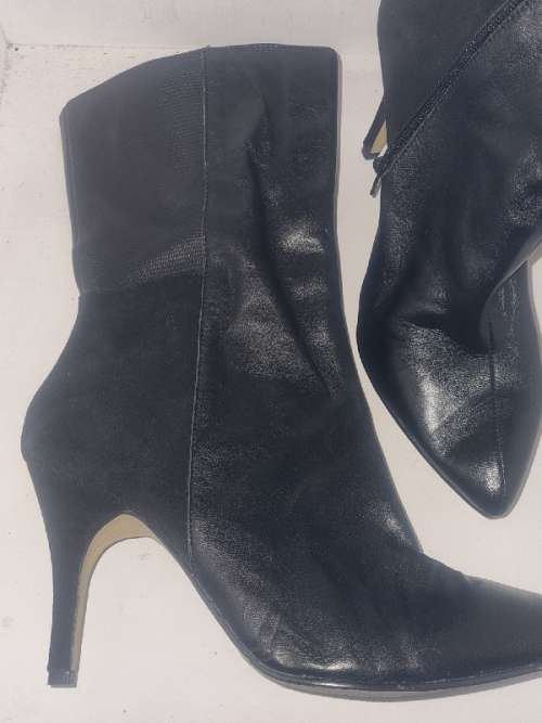 Woolworths Leather Boots - Size 7 - New