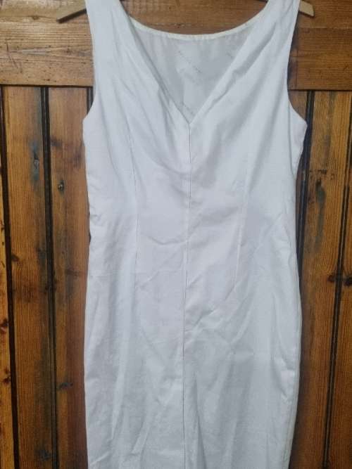 Beautiful Jenni Button Dress - Size 34 - Fully lined