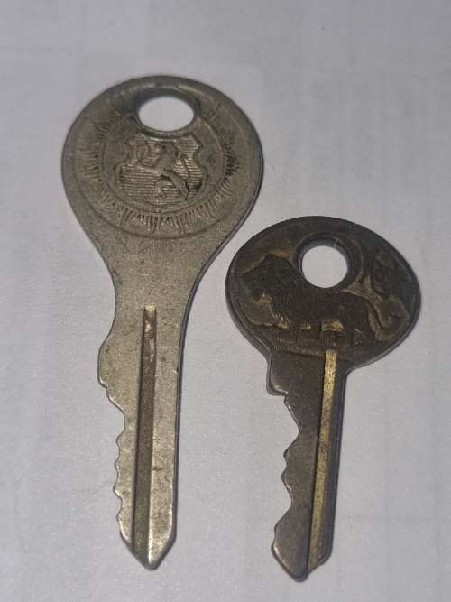 2 x Vintage Keys with Lion detail