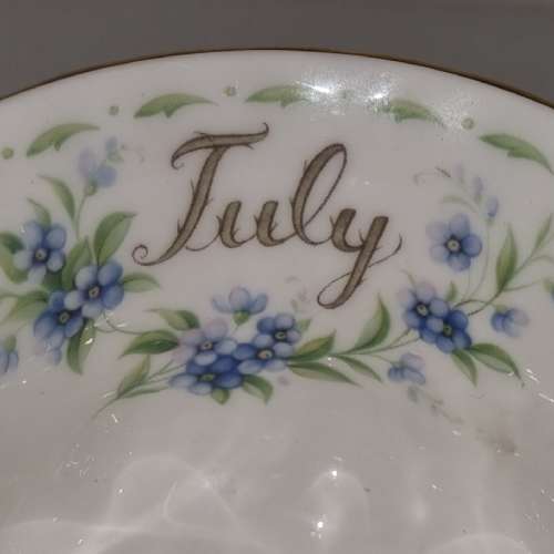 Royal Albert July Duo - Flower of The Month Series - Forget-Me-Not Floral Detail