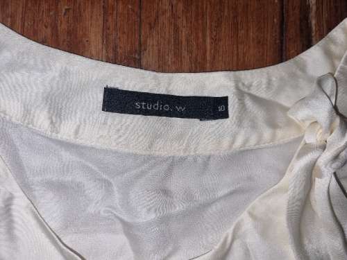 Beautiful Woolworths Studio W top - Size 10 - New without tags