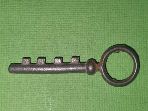 Unusual Vintage Key - 5cm