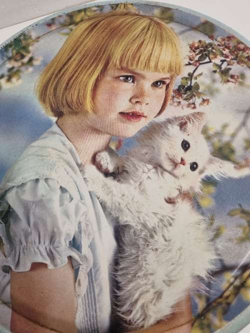 Vintage Tree Rings Tin - Girl and Cat