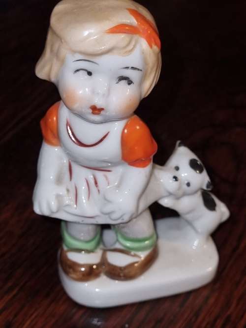 Beautiful Figurine - Girl with dog - Japan