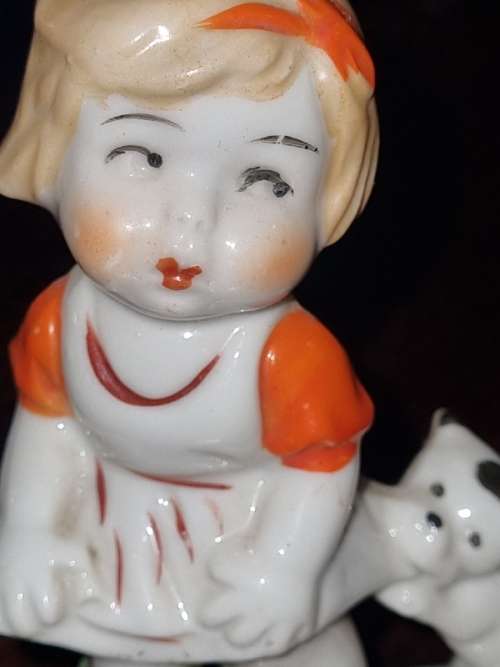 Beautiful Figurine - Girl with dog - Japan