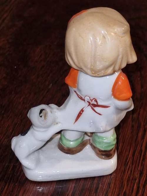 Beautiful Figurine - Girl with dog - Japan