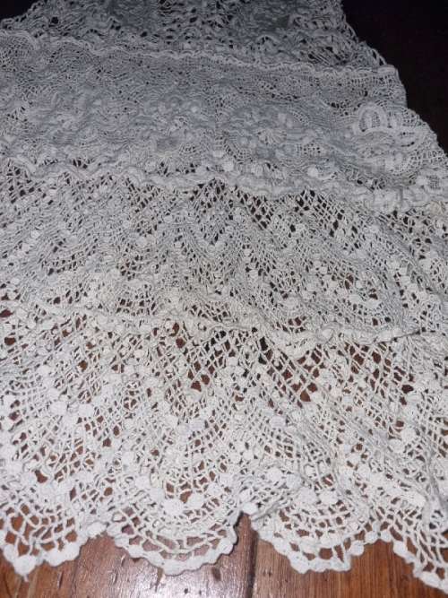 Beautiful Lace Top - Size L