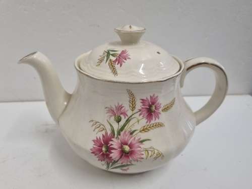 Beautiful Alfred Meakin Corn Poppy Tea Pot