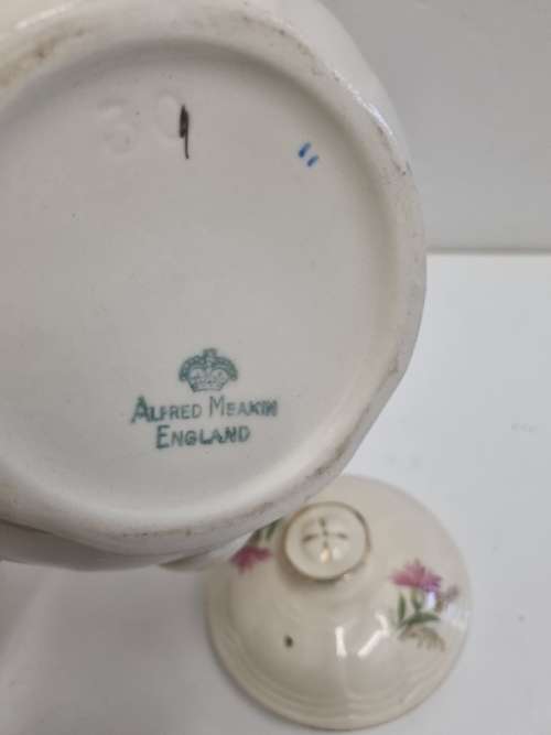 Beautiful Alfred Meakin Corn Poppy Tea Pot