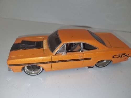 Maisto 1970 Plymouth GTX - 1/25 Scale