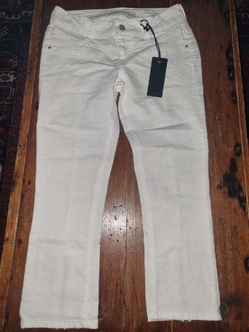White Guess Capri Pants with zips - Size 27 - New