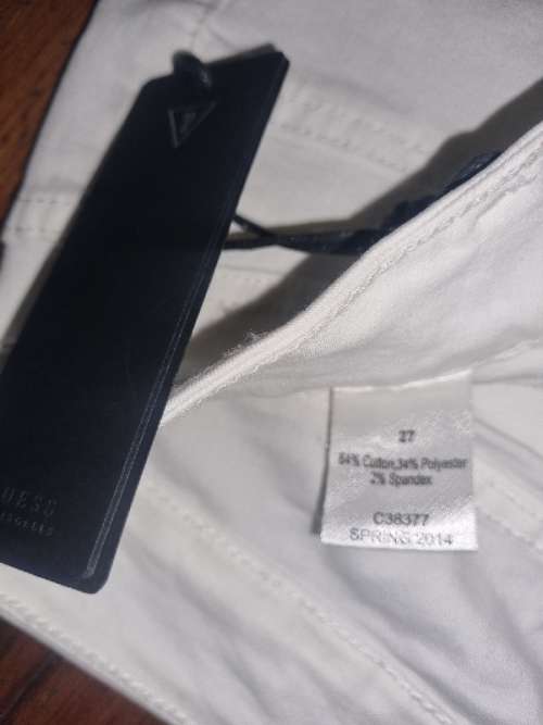 White Guess Capri Pants with zips - Size 27 - New