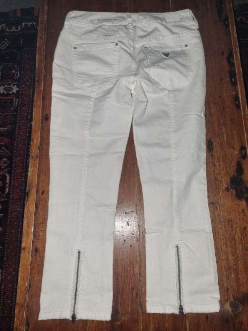 White Guess Capri Pants with zips - Size 27 - New