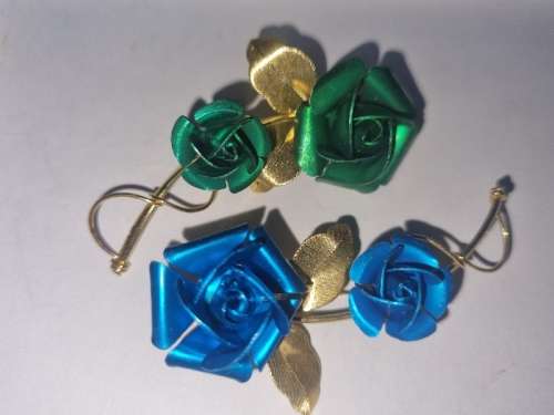 2 x Beautiful Vintage Brooches with Rose Detail