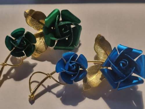 2 x Beautiful Vintage Brooches with Rose Detail