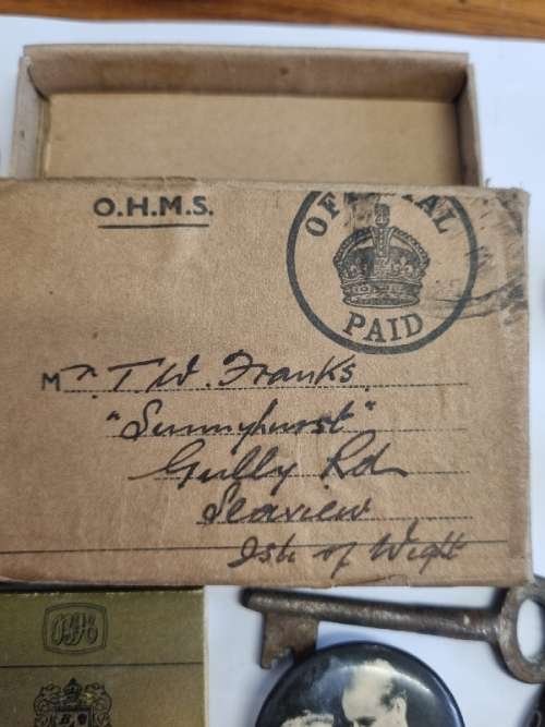 Some Vintage items incl. Okapi Knife, Thermometer, badges, vintage key, etc. See pictures