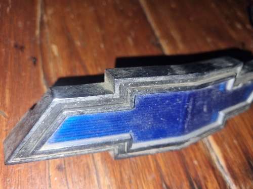 Vintage Metal Chevrolet Car Badge - 19cm x 4.5cm