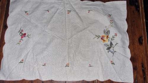 Beautiful Vintage Embroidered Tea Tray Cloth - 47cm x 31cm