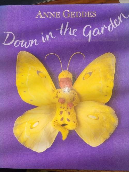 Anne Geddes - Down in the Garden - Large Book