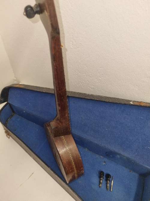 Banjo in case - for parts or restoration - see pictures