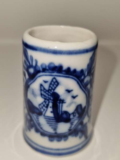 Small Hand painted Delft Mug - Miniature - 5.6cm