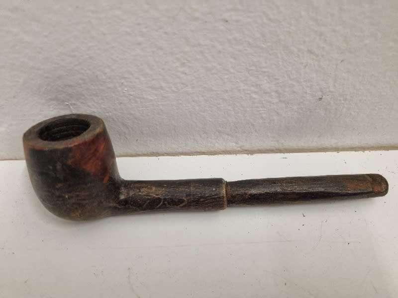 Wooden smoking pipe