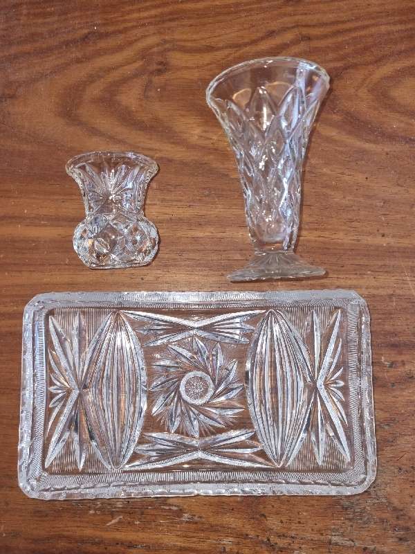 3 x Glass items including cut glass - Tray & 2 small vases - Beautiful