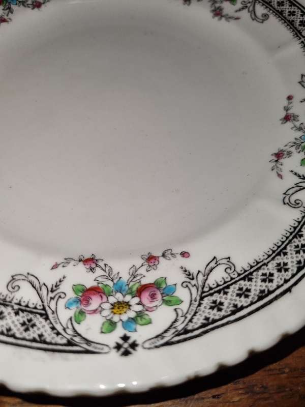 Phoenix China Small plate - Made in England - Diameter 17.5cm