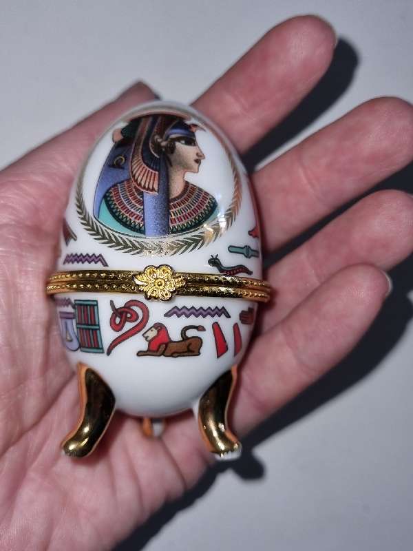 Egyptian Porcelain Egg - Height - 8cm