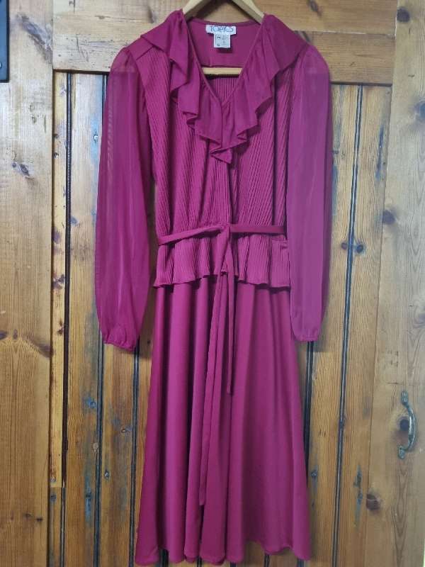 Beautiful Vintage Dress - Size 12