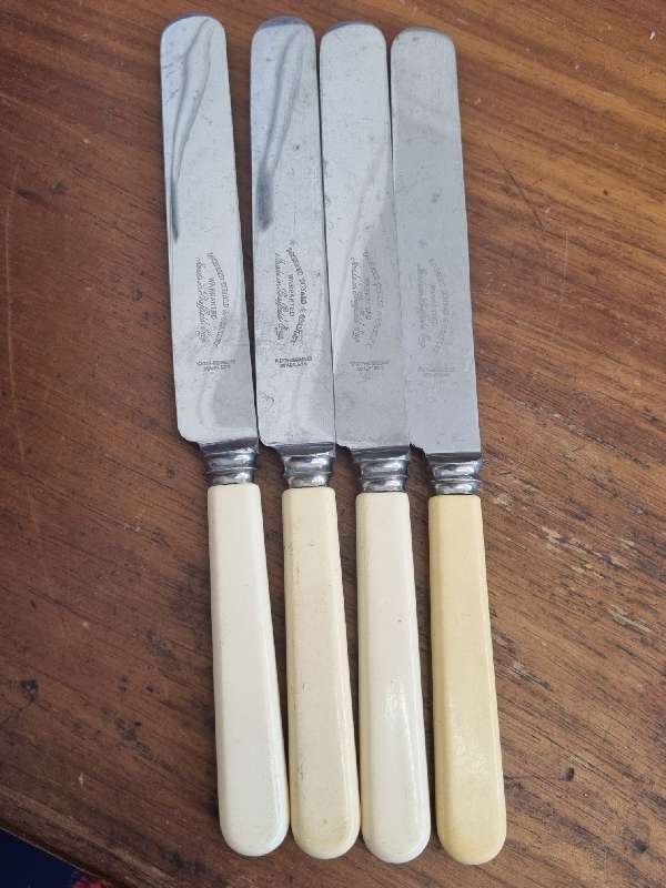 4 x Sheffield England Bone handle knives