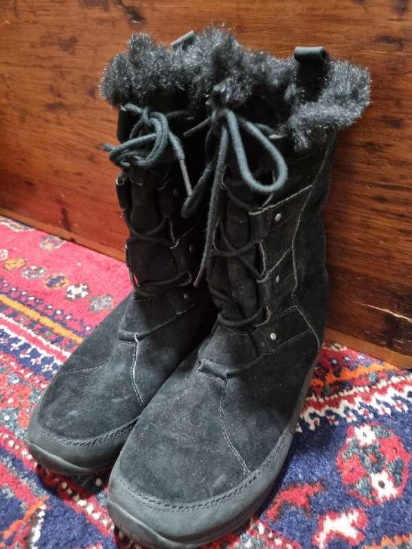 The North Face Primaloft Isulation Boots - Black - Size 6 - Great Condition