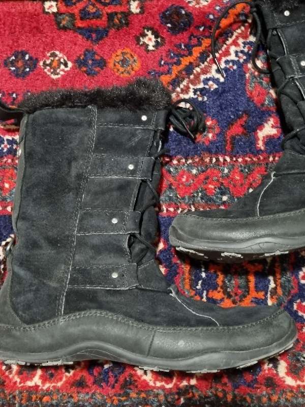 The North Face Primaloft Isulation Boots - Black - Size 6 - Great Condition