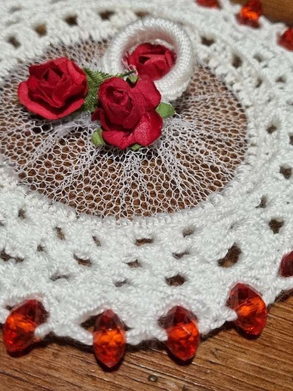 Beautiful Vintage Milk Jug Doily with Beaded detail - Diameter - 13cm