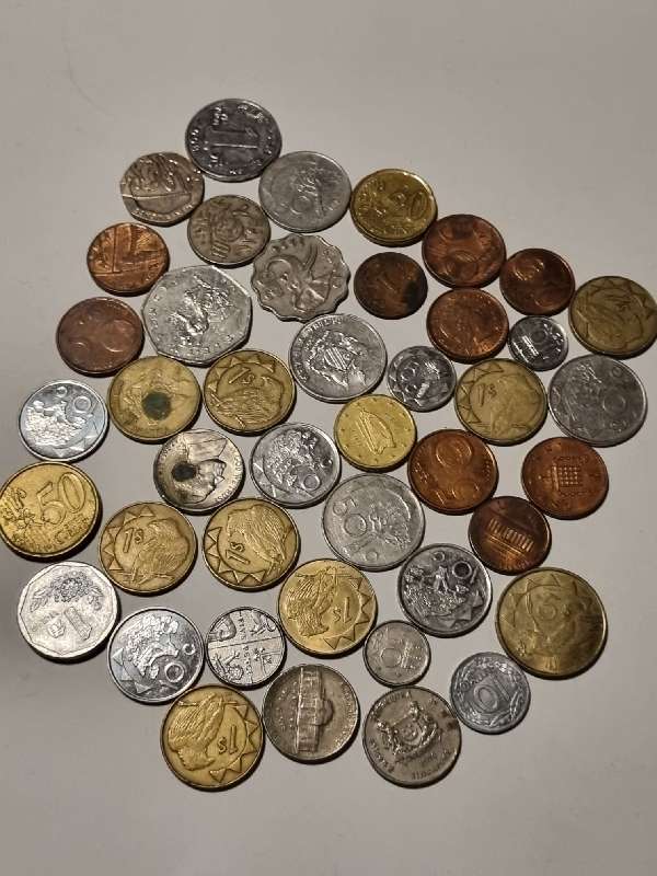 43 x International Coins