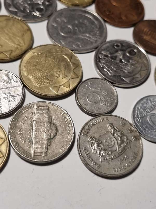 43 x International Coins