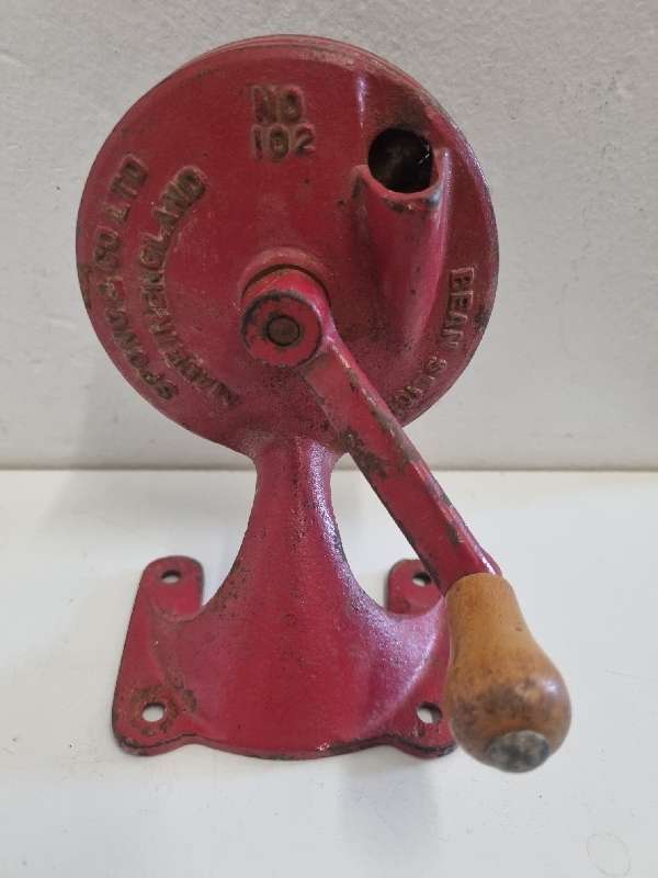 Vintage Bean Slicer - Sponge & Co. Made in England - Red No.102 Bean Slicer