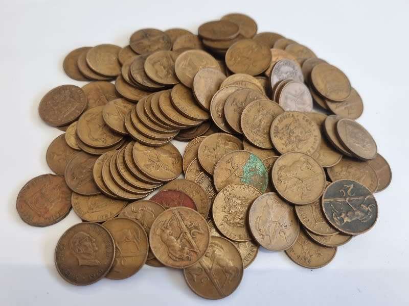 130 x 2c coins - 2 cent coins