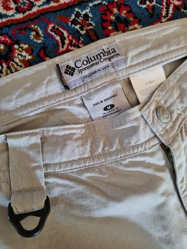 Columbia Pants - Size M - Removable legs so can be shorts also - small mark - see pics