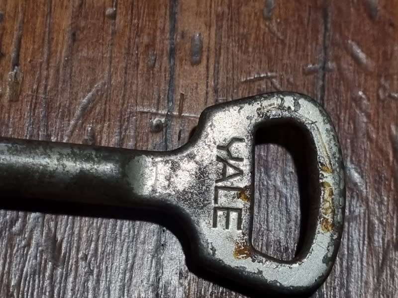 Vintage Yale Key - 7.3cm