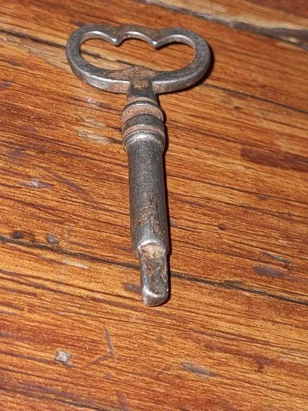 Vintage Singer Sewing Machine Key with narrow Triangle Head - 4.5cm