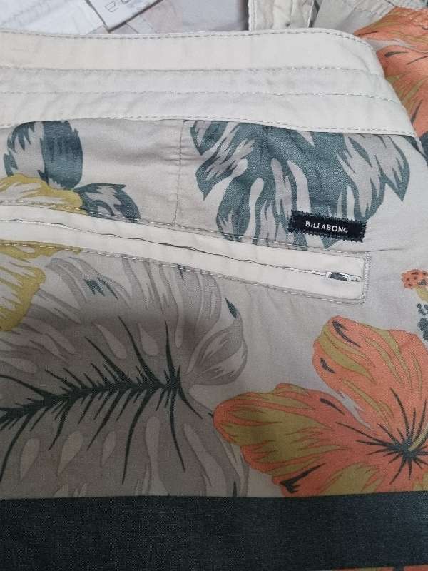 Billabong shorts / swim shorts - Size L