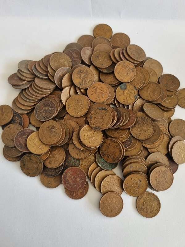 210 x 1c coins - 1 cent coins