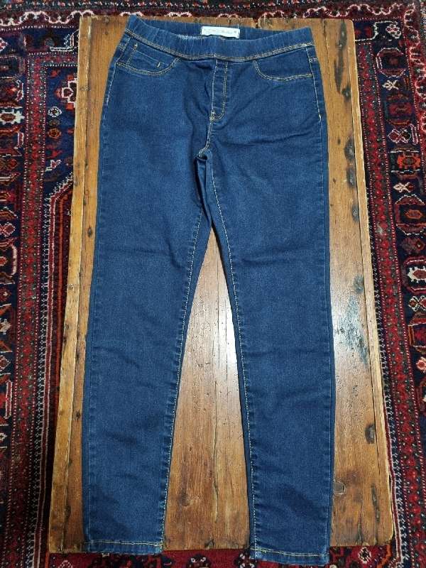 News Leggings - Size 12 - Great Condition