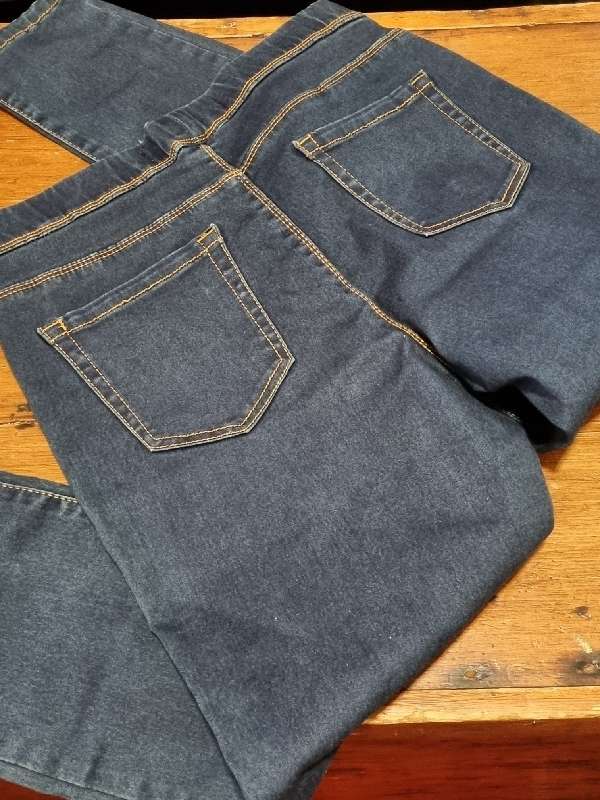 News Leggings - Size 12 - Great Condition