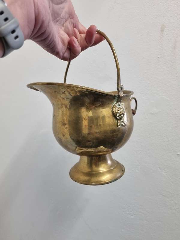 Beautiful Brass container with handle - Height - 16cm