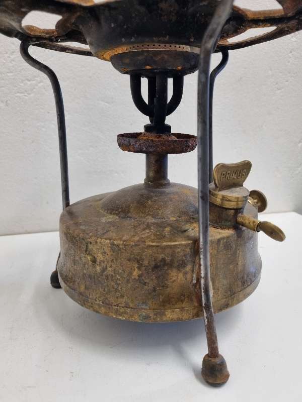 Vintage Primus stove - Some rust - See pictures